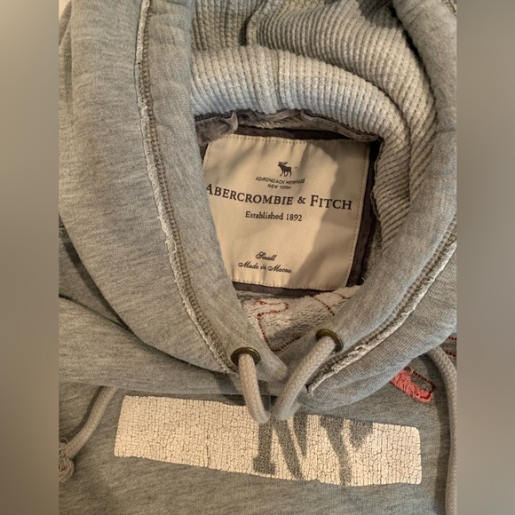 Vintage Abercrombie sweatshirt. Size Small. Gray color. - Picture 4 of 4